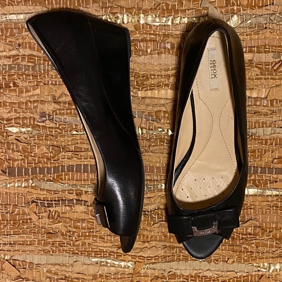 GEOX Open Toed Wedge Heel (size 39.5) - Picture 7 of 9